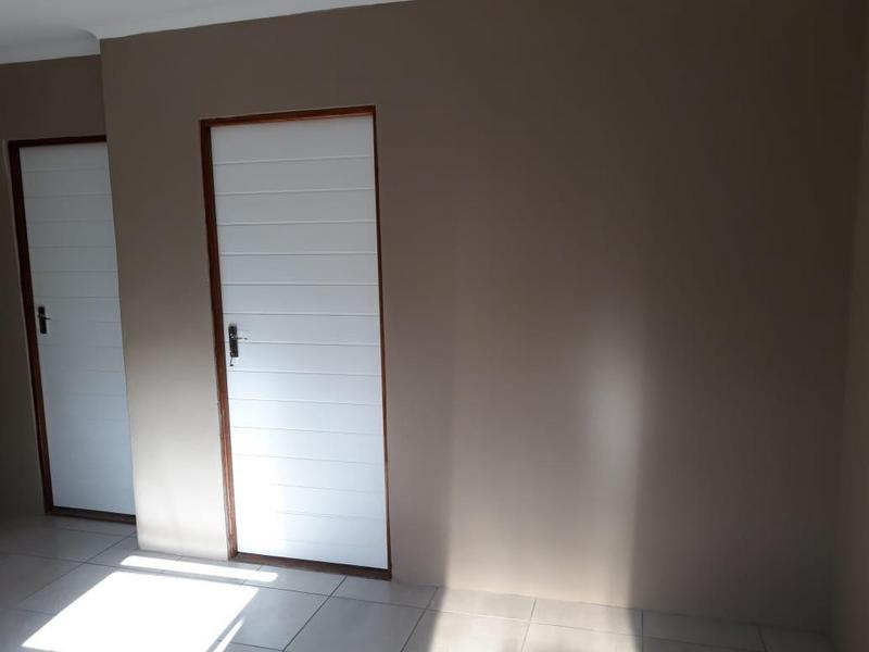 3 Bedroom Property for Sale in Zwelihle Western Cape